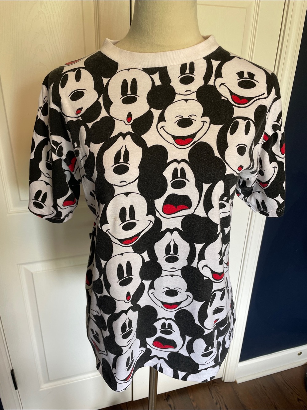 Vintage 90s Mickey & Co J.G. Hook T-Shirt All Over Print AOP Faces Expressions M